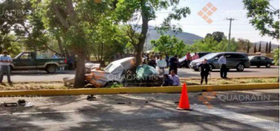 Muere síndico de Michoacán en accidente vial