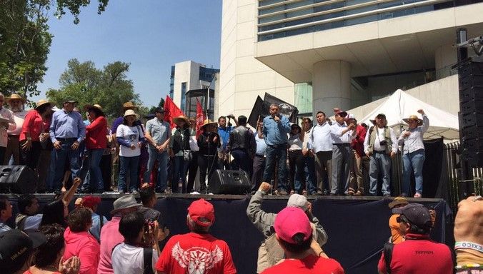 SME y STUNAM bloquean Reforma e Insurgentes