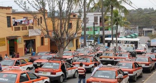 Taxistas toman alcaldía en Oaxaca Taxistas toman alcaldía en Oaxaca