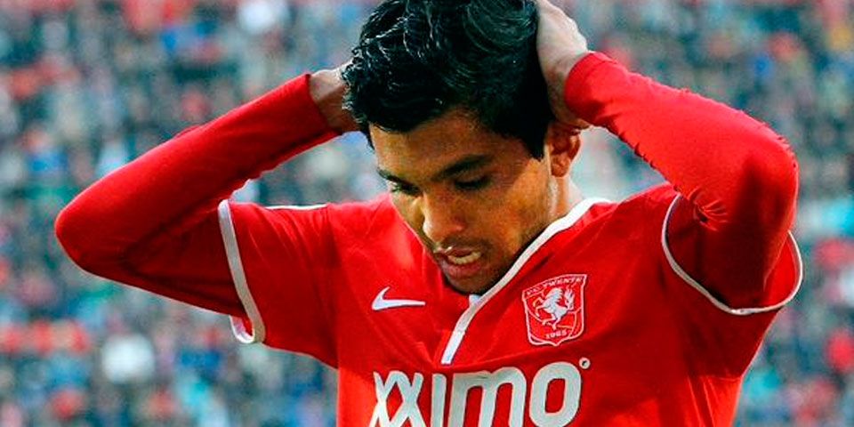 Tecatito se lesiona en empate del Twente