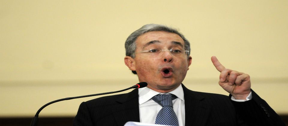 Roban a vicefiscal que investiga al hermano del expresidente de Colombia - uribe_confidencialcolombia1