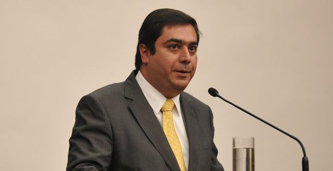 Renuncia Vidal Llerenas al PRD