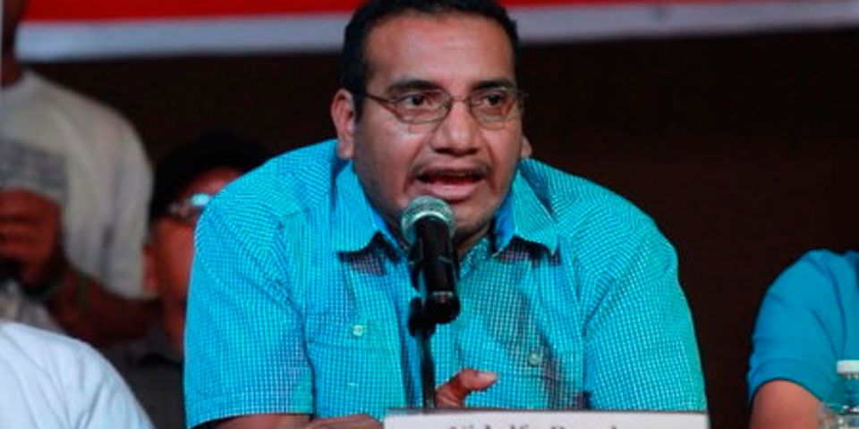 Planean bloquear sedes del INE por caso Ayotzinapa