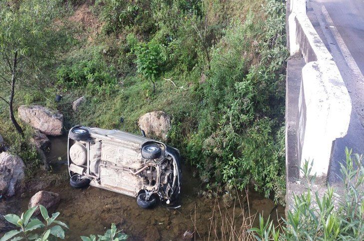 Volcadura en Juquila deja un muerto