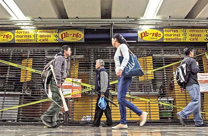 Venden productos caducos en el Metro