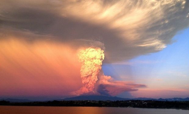 Cancelan vuelos por ceniza del volcán Calbuco