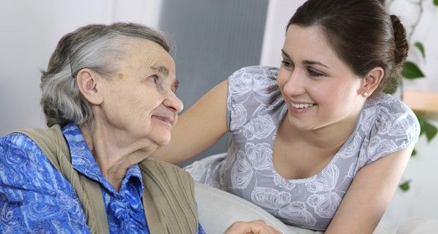 Proponen tres años de cárcel a familiares que no atiendan a adultos mayores