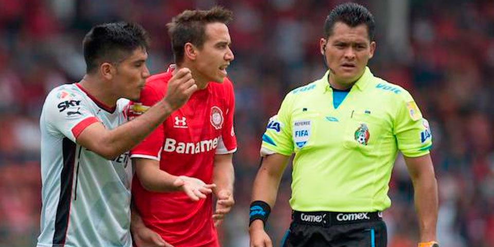 Polémica arbitral en empate de Toluca y Atlas