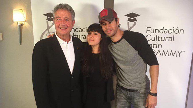 Mexicana gana la Beca Enrique Iglesias