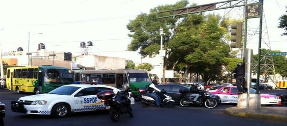 Segundo día de bloqueos en Eje 10 Sur Segundo día de bloqueos en Eje 10 Sur