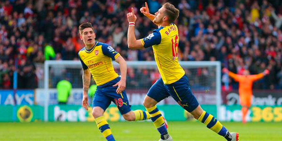Arsenal vence al Burnley y se acerca al Chelsea