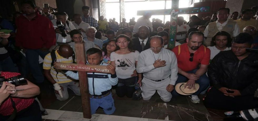 Caravana de migrantes se dirige a la CNDH