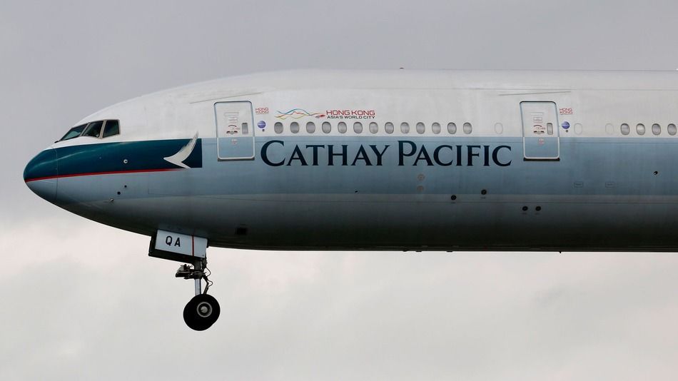 Arrestan a piloto por llevar cuchillos en su equipaje