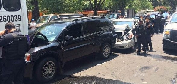 Persecución en el DF termina en carambola Persecución en el DF termina en carambola