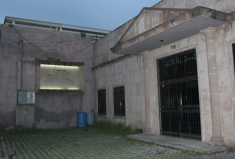 Clausuran clínica donde murió mujer durante cirugía estética