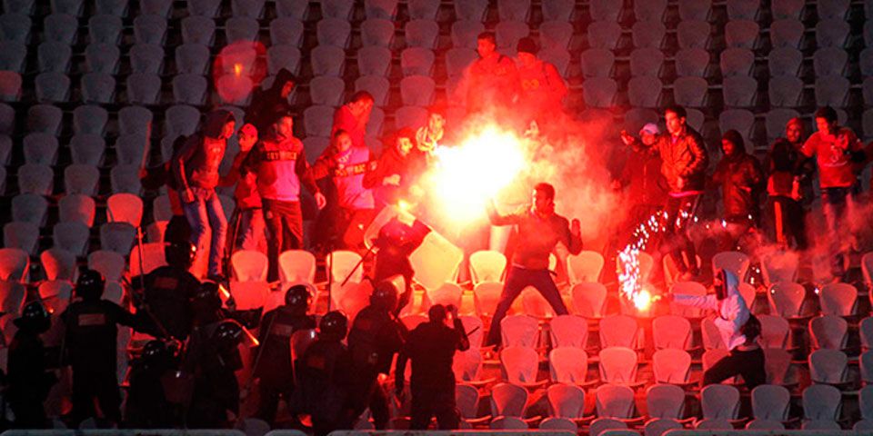 Condenan a muerte a 11 personas por violencia en estadio egipcio