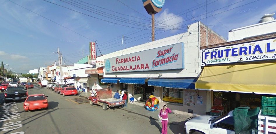 Asaltantes encierran a empleados en refrigerador