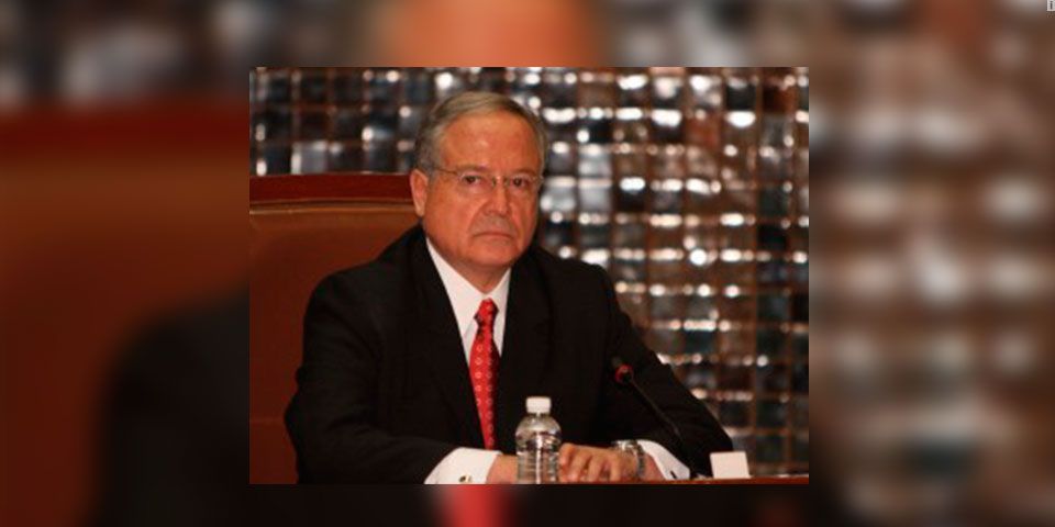 Gobernador de Jalisco ordena a su padre pedir licencia