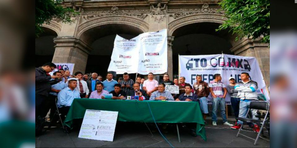 Taxistas solicitan operativos contra Uber y Cabify