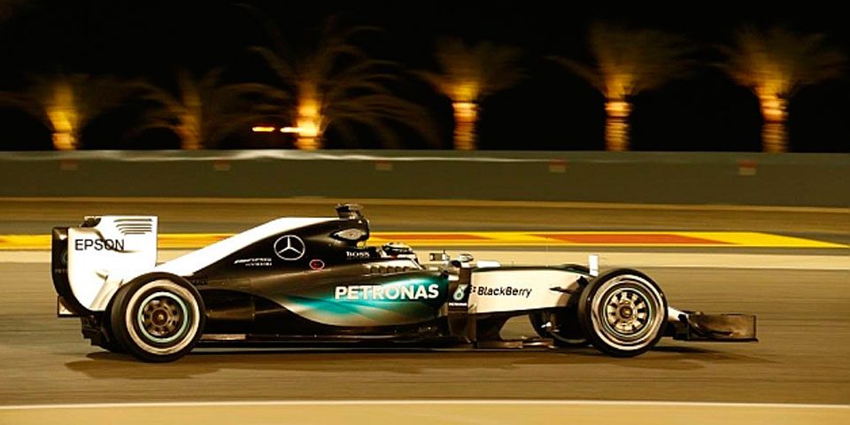 Hamilton logra pole en Bahrein Hamilton logra pole en Bahrein