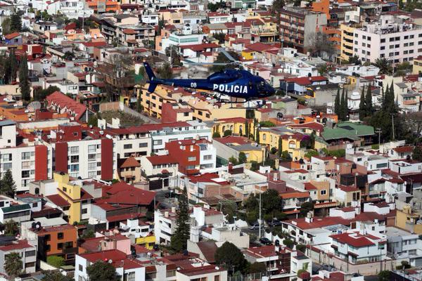 Detienen a 8 por desperdiciar agua en el DF