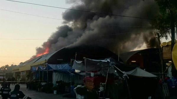 Reubicarán a afectados por incendio en Central de Abasto