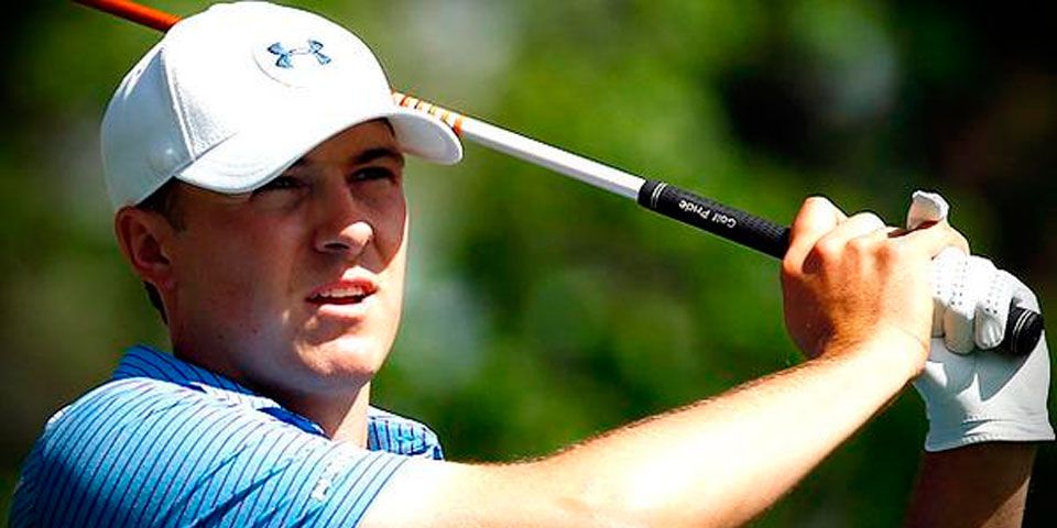 Spieth rompe otro récord y sigue líder en Augusta Spieth rompe otro récord y sigue líder en Augusta