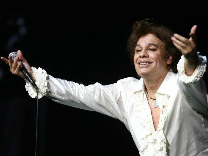 Juan Gabriel dejará de presentarse en palenques Juan Gabriel dejará de presentarse en palenques