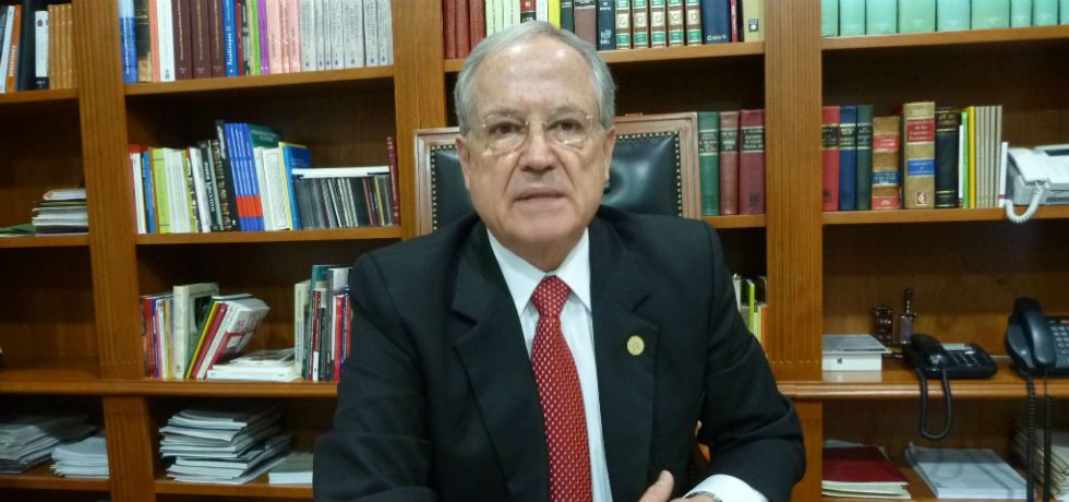 Denuncian ante la FEPADE a Leonel Sandoval