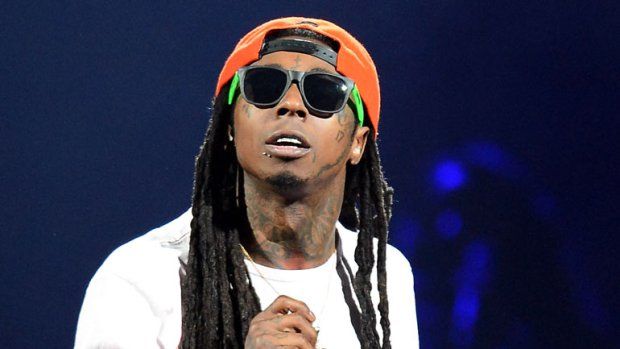 Atacan autobús de Lil Wayne Atacan autobús de Lil Wayne
