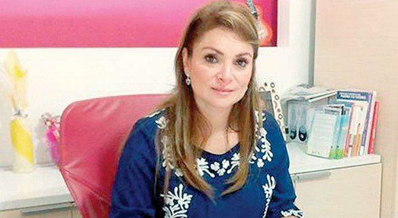 Revocan auto de formal prisión a esposa de Abarca