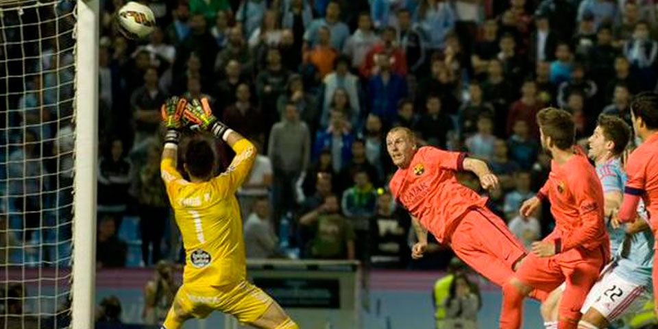 Mathieu salva al Barcelona