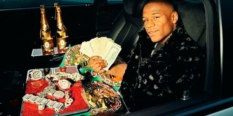 Mayweather paga 25 mil dólares por su protector bucal Mayweather paga 25 mil dólares por su protector bucal
