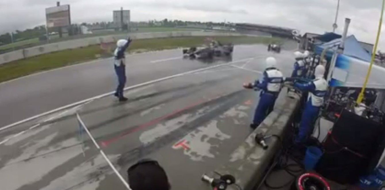 Video: Atropellan a mecánico de Indycar Video: Atropellan a mecánico de Indycar