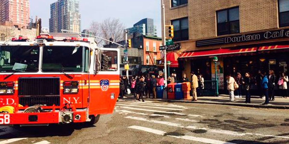 Evacuan a más de 500 por humo en Metro de NY Evacuan a más de 500 por humo en Metro de NY