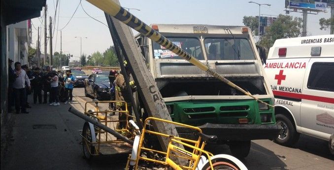 Choque de microbús deja 7 heridos