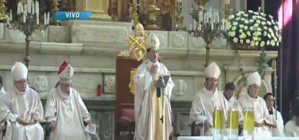 Celebran Misa Crismal en la Catedral Metropolitana