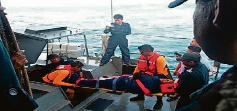 Náufrago sobrevive 4 días en alta mar Náufrago sobrevive 4 días en alta mar