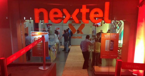 AT&T completa la compra de Nextel AT&T completa la compra de Nextel