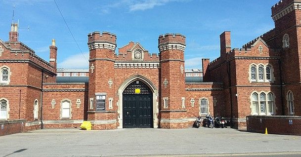 Dejan salir a asesino por error Dejan salir a asesino por error