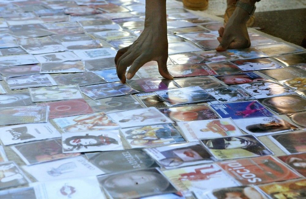 Detienen a 14 personas por piratería en Edomex