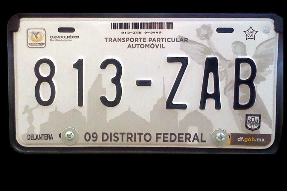 Proponen unificar las placas vehiculares del país
