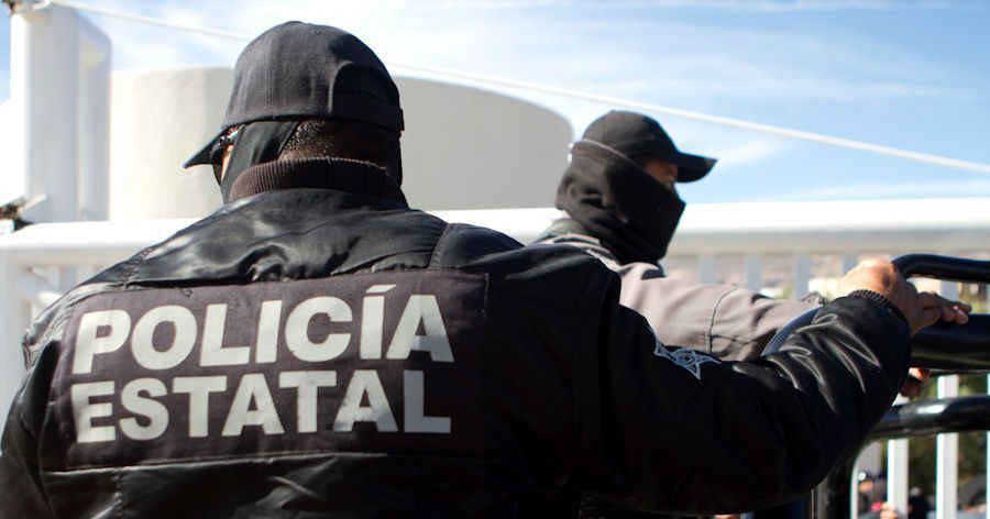 Detienen a edil de Michoacán junto a cinco policías