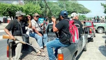 Comunitarios se enfrentan en Guerrero