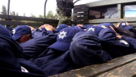Policías municipales de Guerrero son arrestados