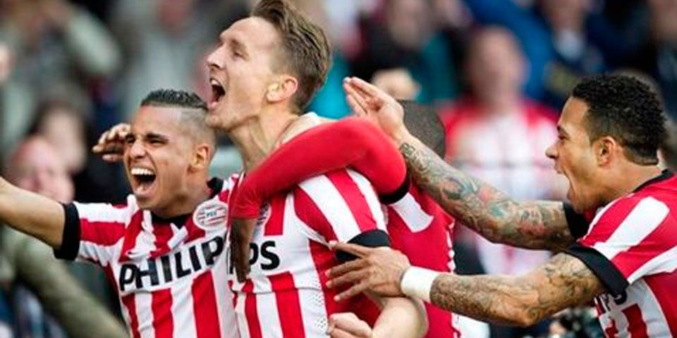 PSV estrena la corona con triunfo PSV estrena la corona con triunfo