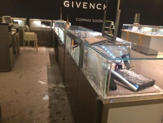 Desarticulan banda que asaltó joyería Saks de Santa Fe