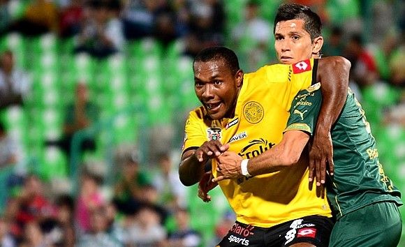 Santos hunde a Leones Negros
