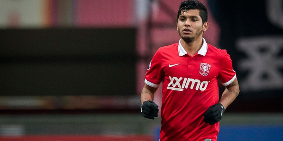 Twente cae en regreso del ‘Tecatito’