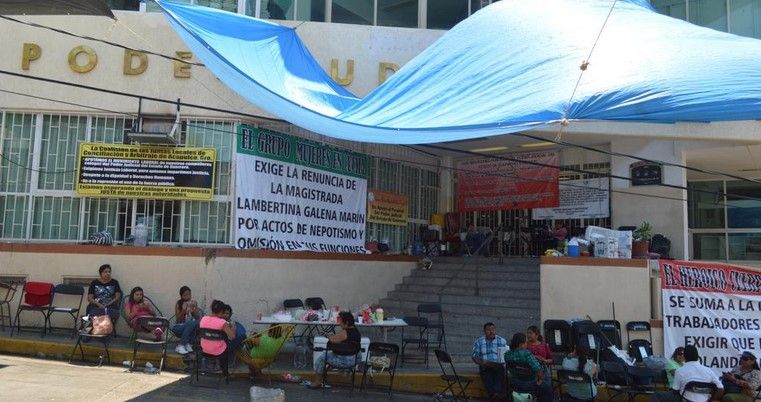 Retienen a magistrada de Guerrero